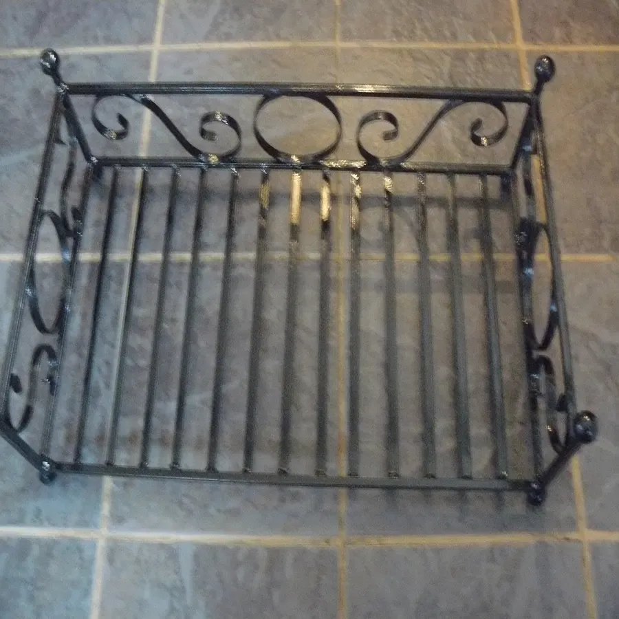 Dog bed wrought iron medium size metal frame with faux fur cushion
