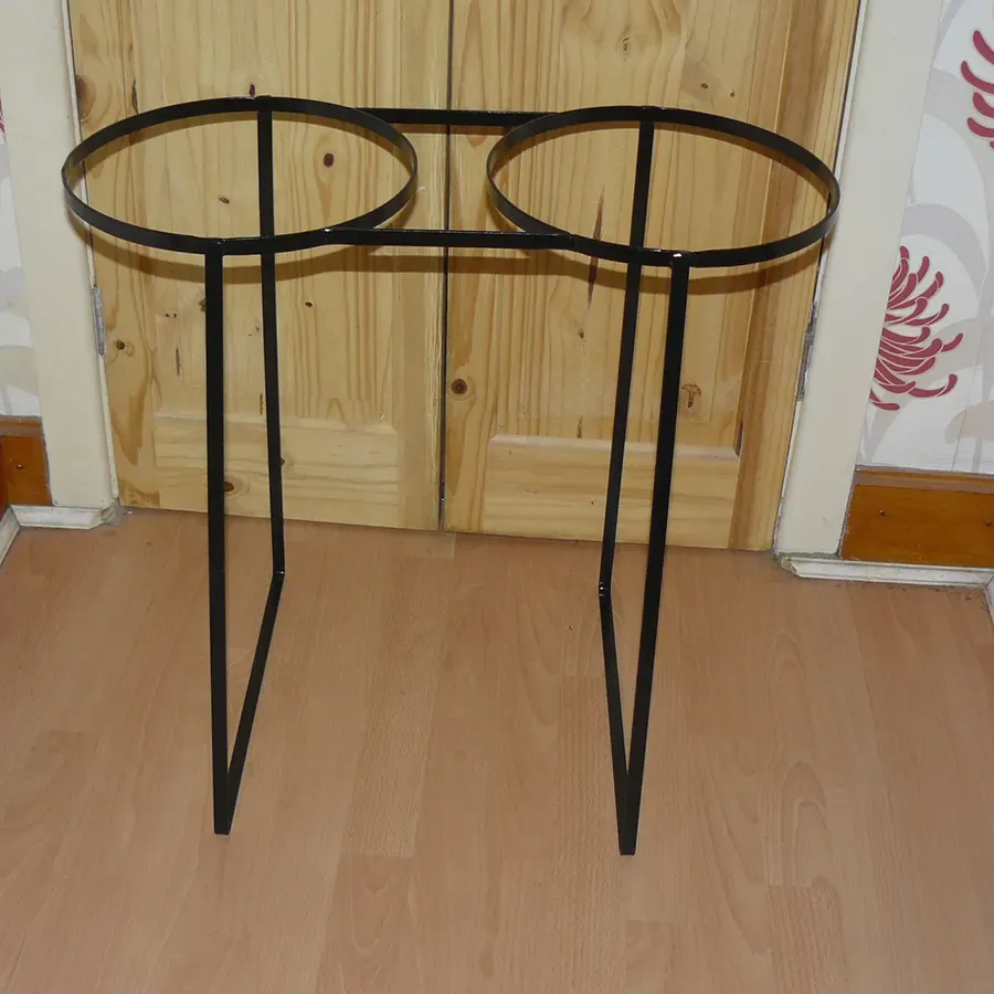 Raised dog bowl stand feeding station 21.5in tall Wimborne wrought iron works