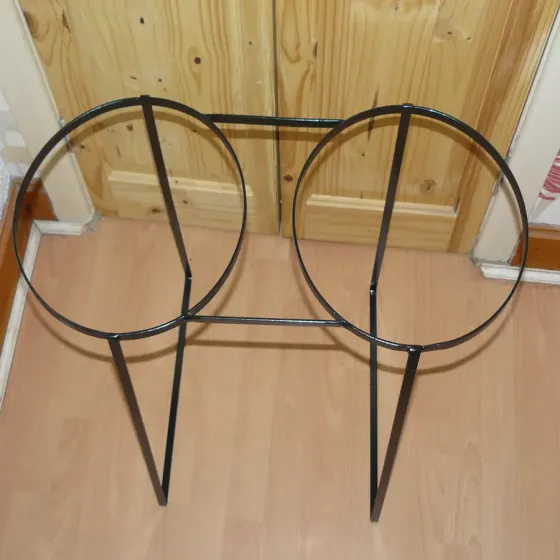 Raised dog bowl stand feeding station 21.5in tall Wimborne wrought iron works