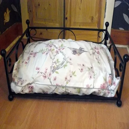 Dog / cat bed frame