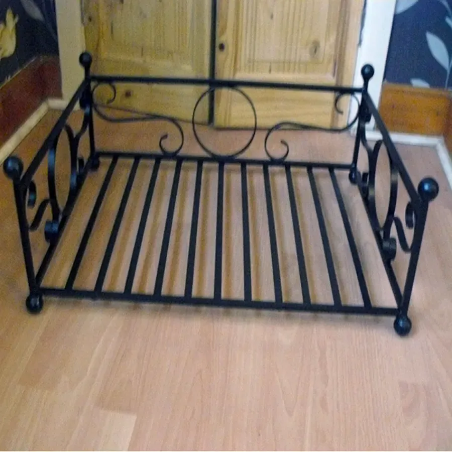 Medium dog bed wrought iron decorative and very strong hand crafted UK